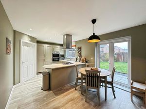 Photo 16- click for photo gallery